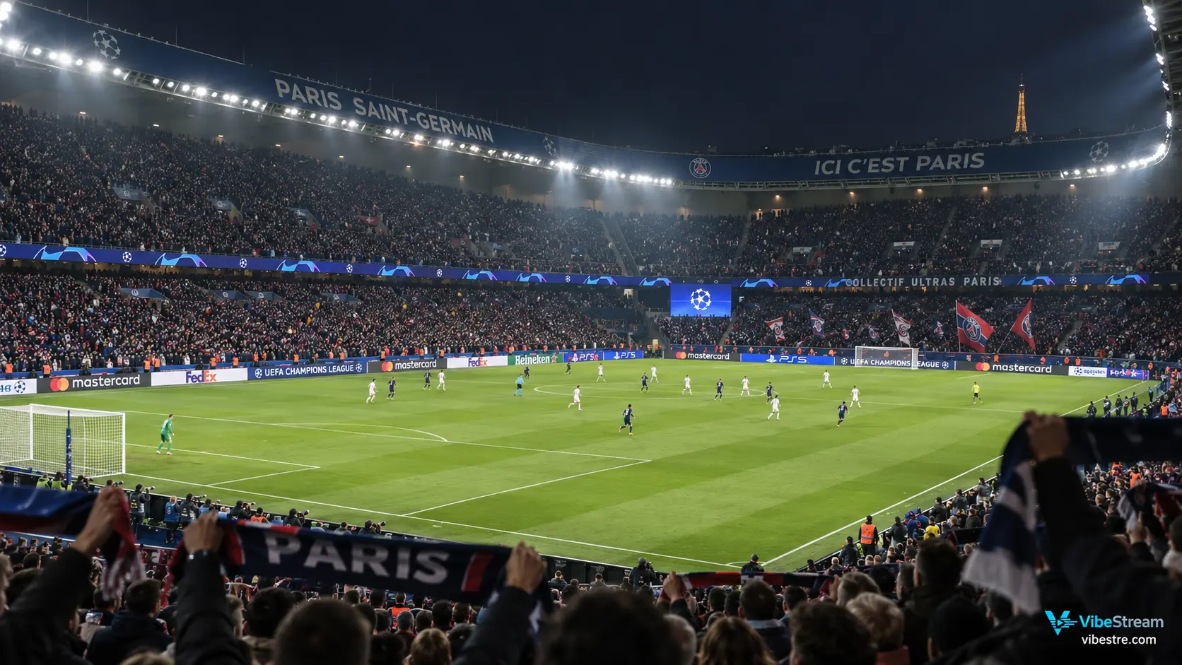 Parc des Princes de nuit pendant une grande soirée de Ligue des Champions à Paris